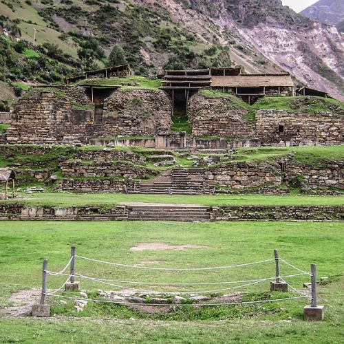 Chavin_de_Huantar_El_Castillo_06122009